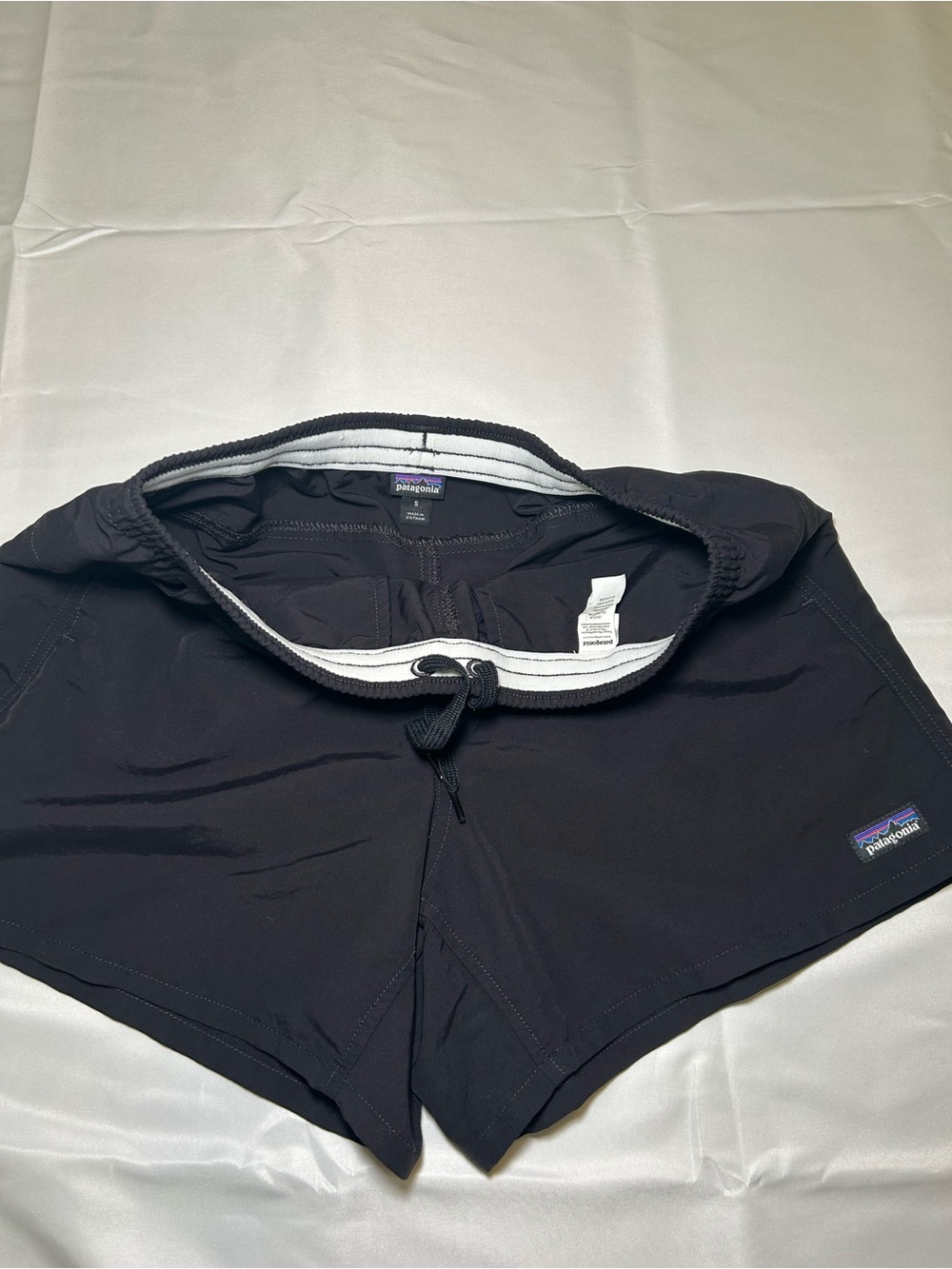 Patagonia Women’s Baggies Shorts - size small - Picture 2 of 5